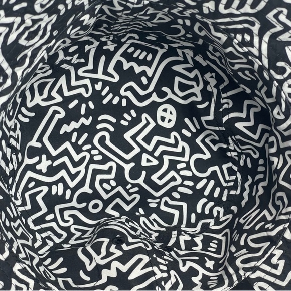 NWT Keith Haring Heart Bucket Hat - Picture 5 of 8